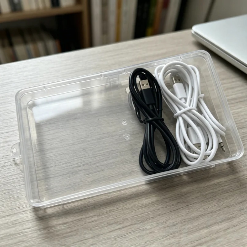 Tech Accessories For Office Desk - صندوق تخزين بلاستيكي شفاف مع غطاء