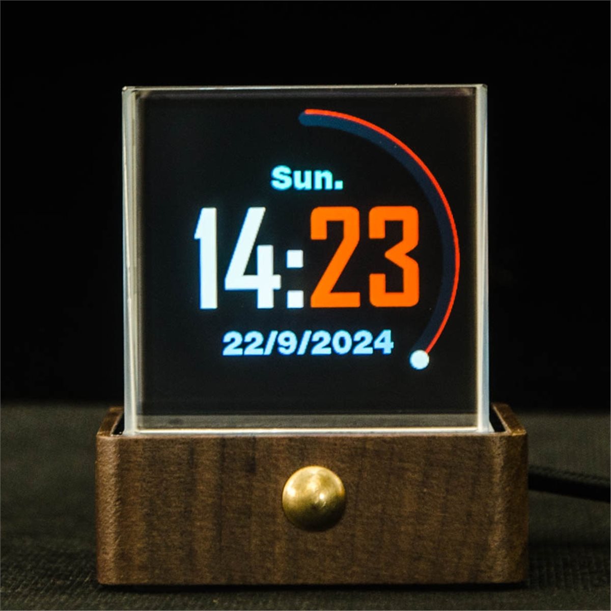 Trending Tech Accessories - [اتجاه 2026] شاشة كريستال كبيرة من